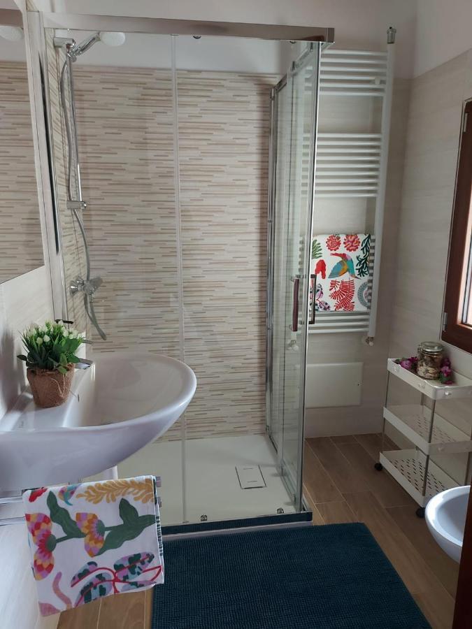 Cadrezzate Bnbook Casa Dei Peschi - Lago Di Monate מראה חיצוני תמונה
