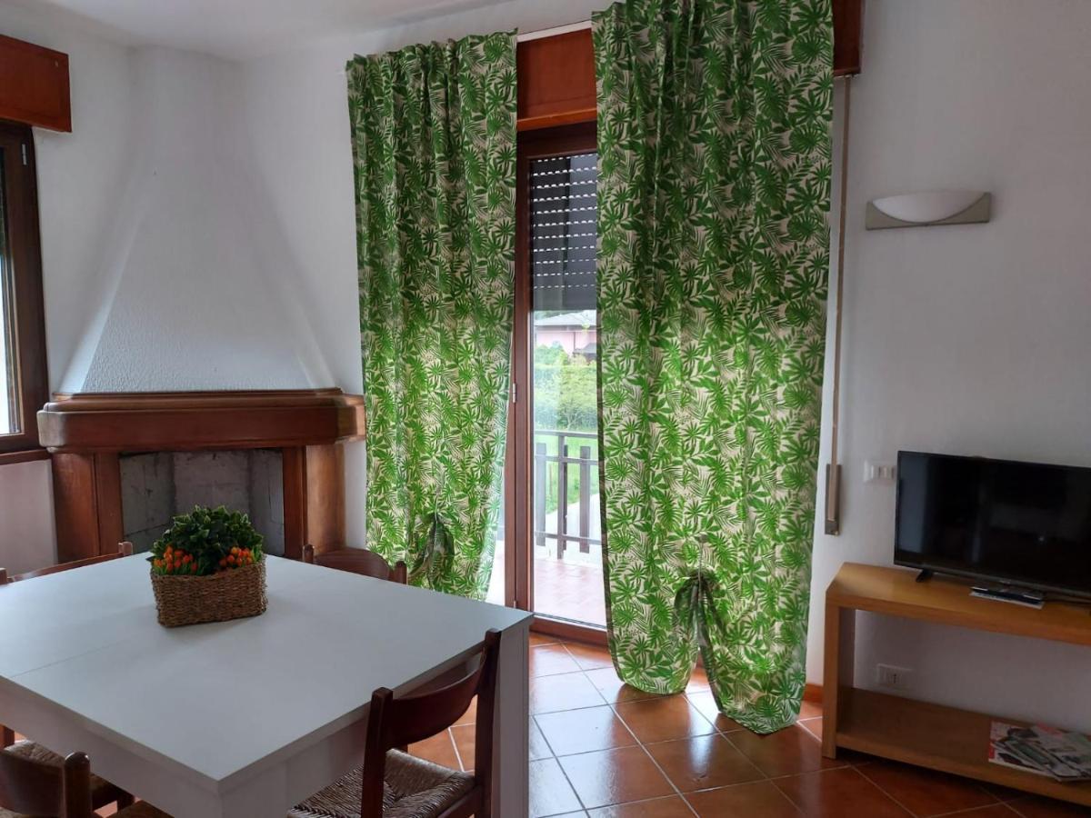 Cadrezzate Bnbook Casa Dei Peschi - Lago Di Monate מראה חיצוני תמונה