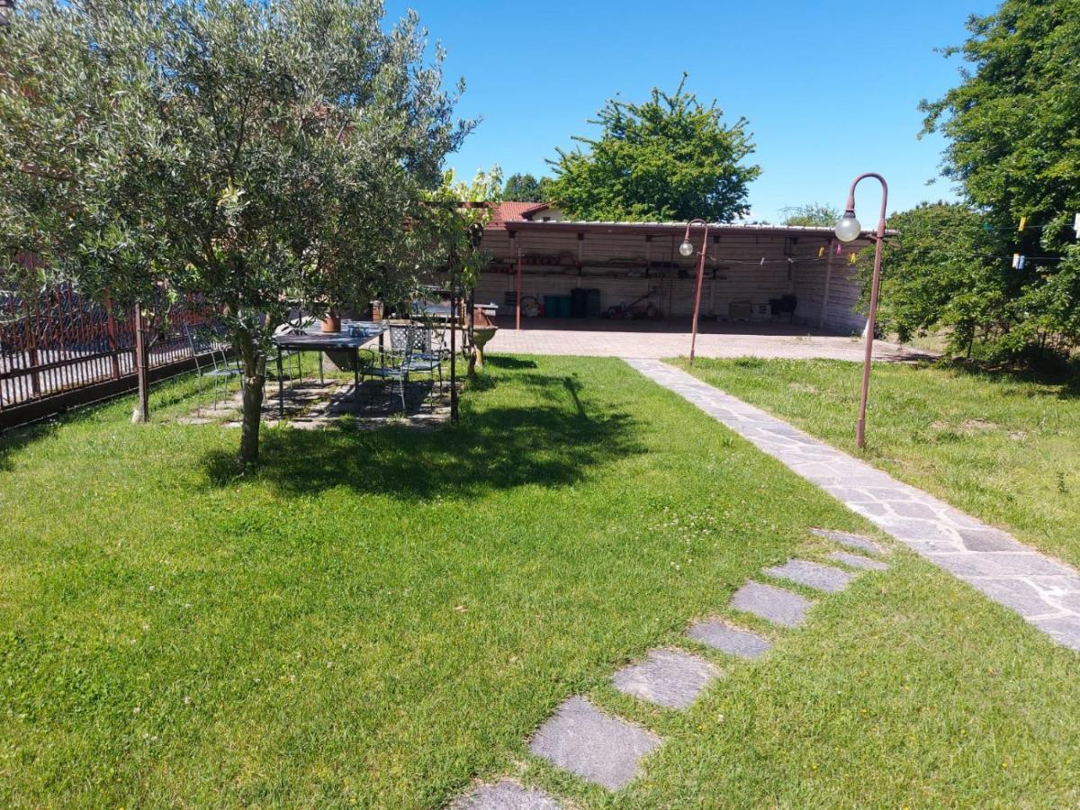 Cadrezzate Bnbook Casa Dei Peschi - Lago Di Monate מראה חיצוני תמונה